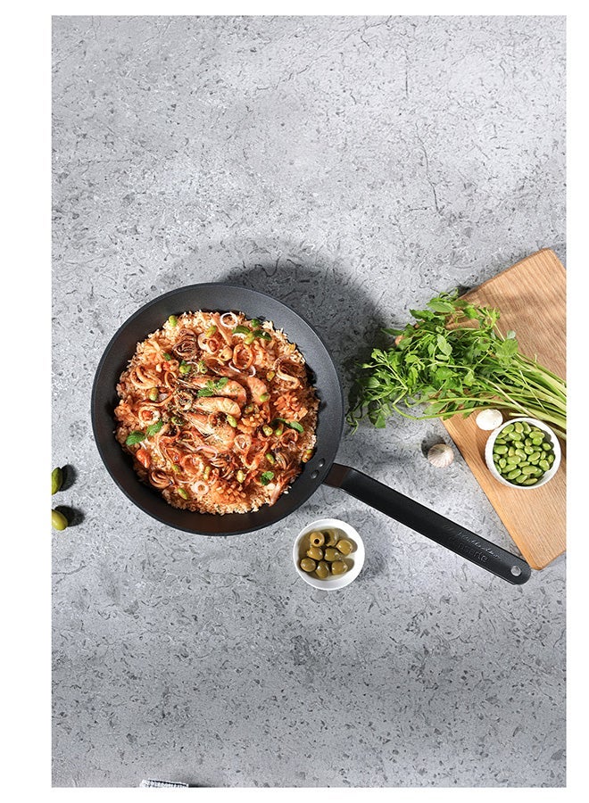 Sensarte 3 Piece Swiss Coating Frying Pan Set, 20, 26 and 30 CM, Non-stick, Oven Safe & Dishwasher Safe, Induction Compatible, PFOA PFOS Free - Black with Black Handles - Image 4